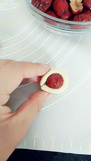 花样🌸馒头之枣花馍的做法步骤 第4步