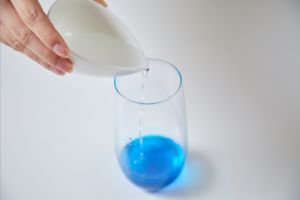 养乐多特调鸡尾酒【白日蓝梦】的做法步骤 第3步