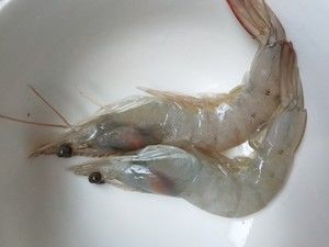 香菇大虾黄瓜豆腐羹的做法步骤 第2步