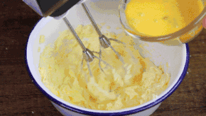 可以吃出幸福感的巧克力栗子蛋糕的做法步骤 第3步