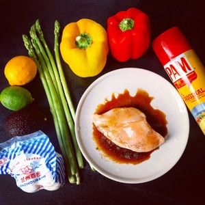 低脂健身餐🐔「芦笋卷鸡胸肉」的做法步骤 第1步