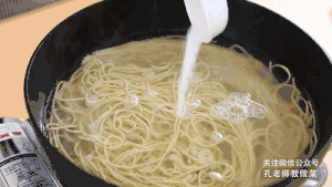 不想做饭，就来一盘快手炒面！的做法步骤 第1步