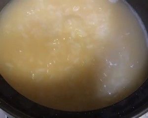鲜掉你的眉毛-砂锅鲜虾粥的做法步骤 第3步