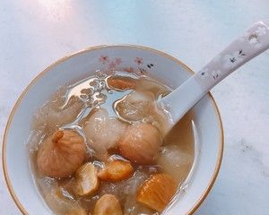 冰糖雪梨银耳无花果栗子羮的做法步骤 第3步