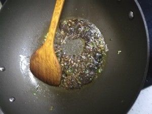 芹菜叶炖土豆的做法步骤 第5步