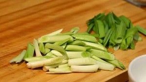 《暖暖的味道》之正宗回锅肉的做法步骤 第3步