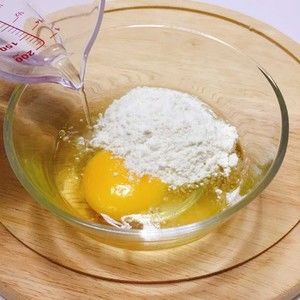 🍕宝宝版水果披萨的做法步骤 第3步