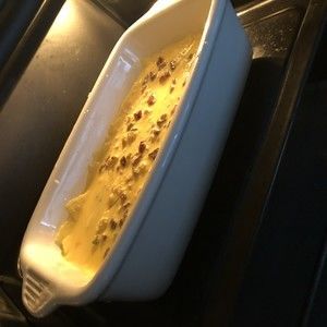 宝宝爱吃的健康早餐：水果鸡蛋牛奶燕麦布丁🍮的做法步骤 第4步