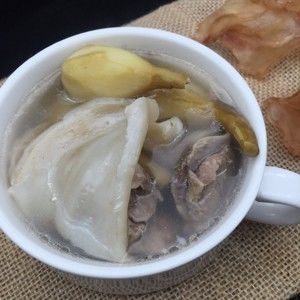 白慈菇花胶炖排骨的做法步骤 第3步