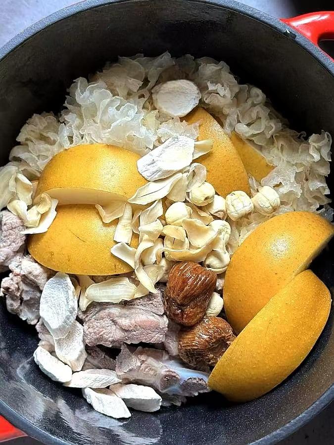 喝这碗汤，清肺热，补津液，解口渴～隔三差五炖起来，全家喝！