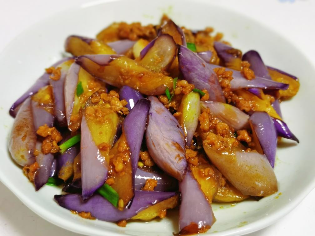 不会变黑的肉末茄子特别废饭