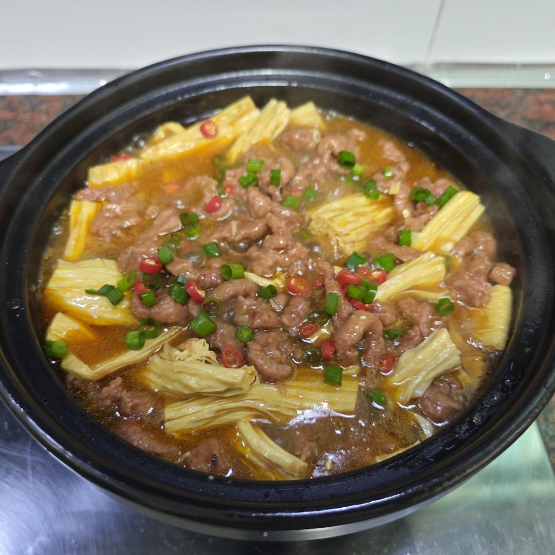 牛肉腐竹番茄煲
