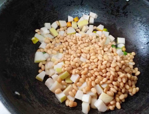 竹笋烧黄豆2
