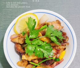 柠檬干煎鸡：鸡肉的鲜嫩与柠檬的清新，演绎出夏天独特的味道的做法