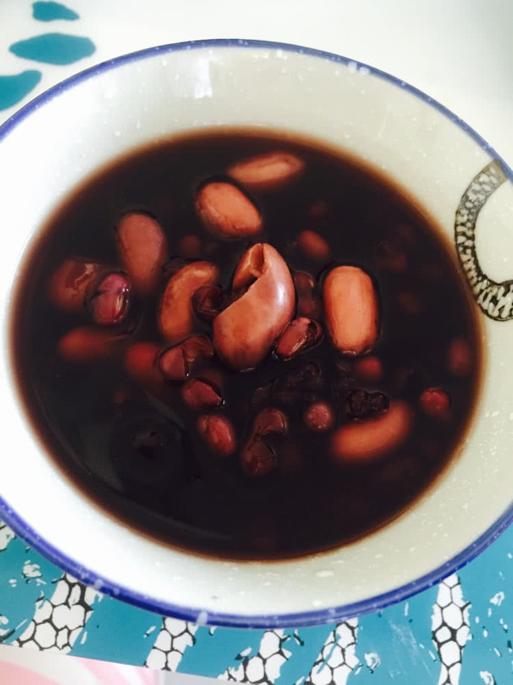 红豆黑米养生粥的做法