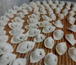 香菜肉饺子的做法