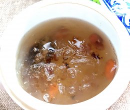 养颜桃胶燕窝羹的做法