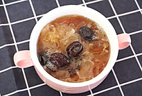 桃胶银耳红枣羹的做法