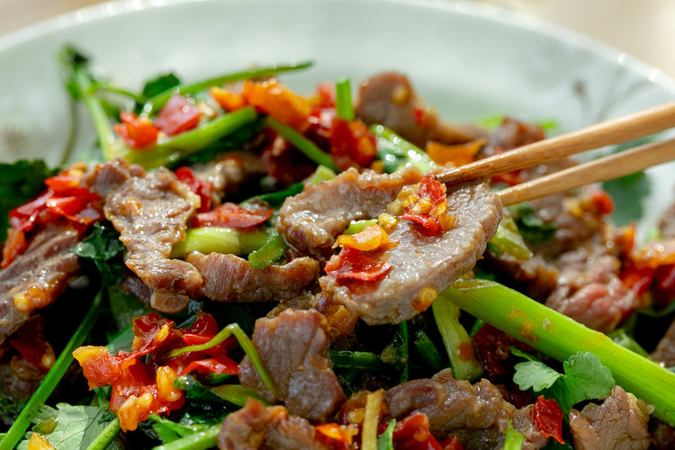 香菜炒牛肉｜嫩滑鲜香的做法