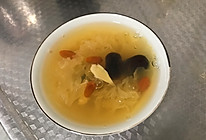 银耳莲子百合汤的做法