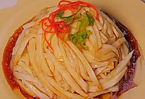 不用十分钟就能完成的美味快手菜【葱油茭白】的做法