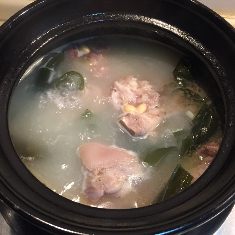 海带黄豆猪蹄汤的做法
