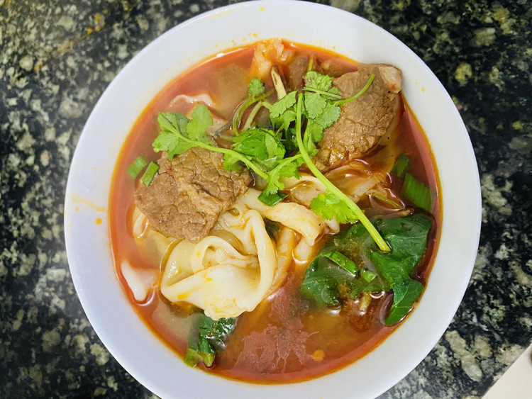 红烧牛肉烩面（附上手工制作烩面过程）的做法