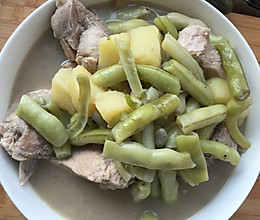 家常芸豆土豆炖排骨的做法