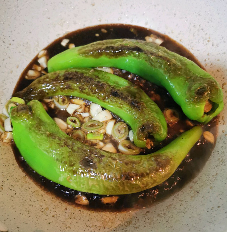 有内涵的虎皮辣椒的做法