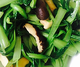 青菜炒香菇的做法