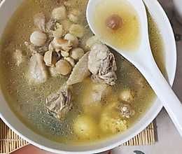 莲子炖老母鸡汤的做法