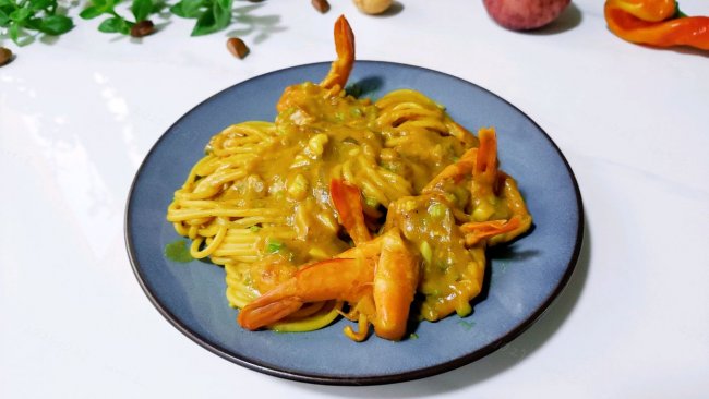 葱油咖喱虾焖面的做法