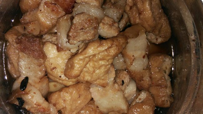 五花肉蒸油豆腐的做法