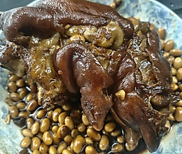 超简单的猪蹄黄豆煲的做法