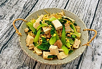 【孕妇食谱｜宝宝食谱】豆芽油菜烧豆腐，宝宝春季长高菜的做法