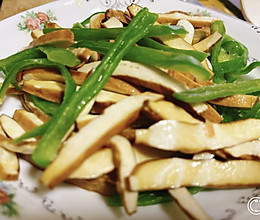#一学就会快手菜#辣椒炒豆腐干的做法