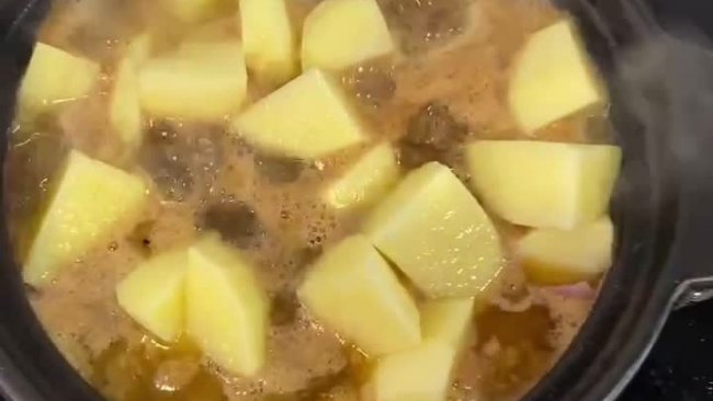 土豆炖牛肉的做法