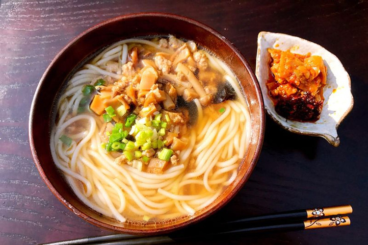 江西菌菇三鲜米线的做法