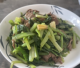 牛肉炒芥兰菜心的做法