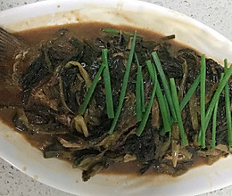 上海经典菜～葱烤河鲫鱼的做法