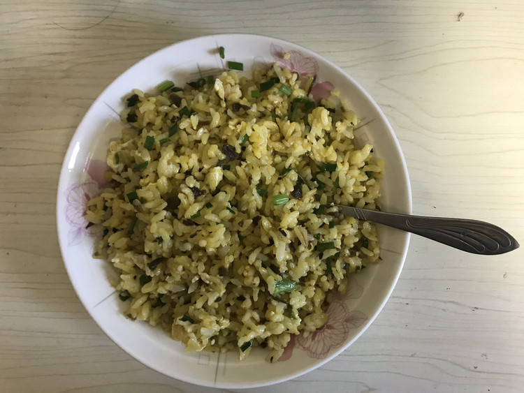 芽菜炒饭的做法