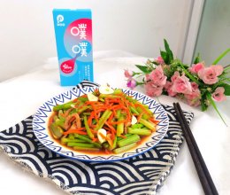 #来诺辉京东 解锁“胃”来资产#清炒香芹的做法