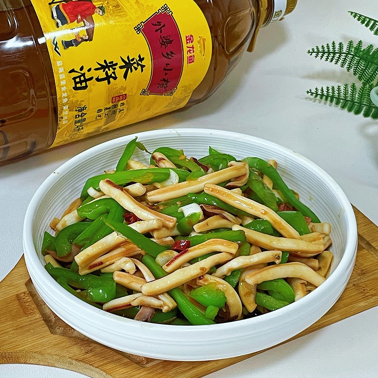 青椒炒鱿鱼的做法