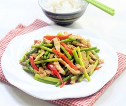 蒜薹炒鸡胸肉的做法