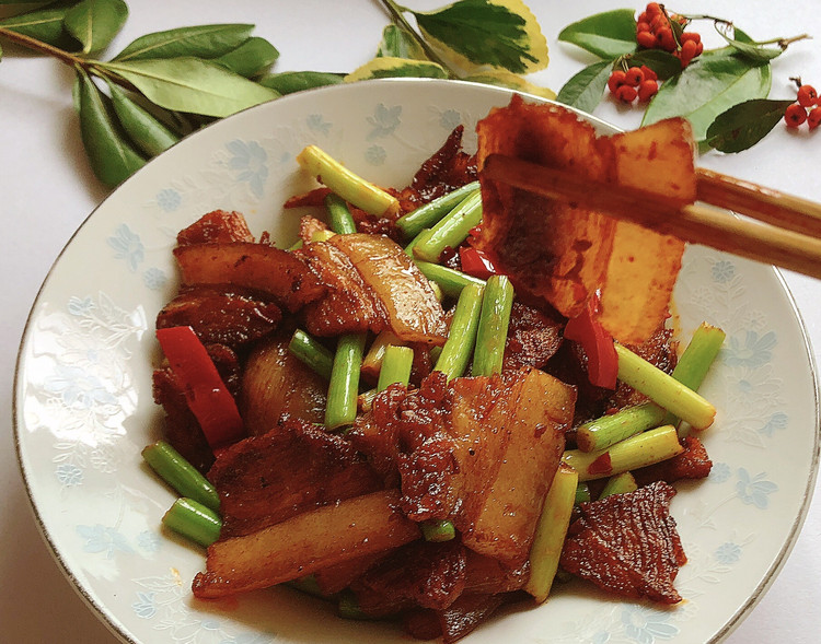 蒜苔炒回锅肉的做法