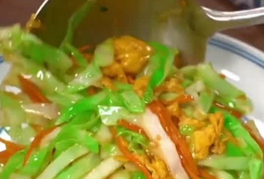 包菜炒鸡蛋的做法