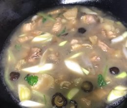 好吃的红烧鸡肉 五花肉的做法