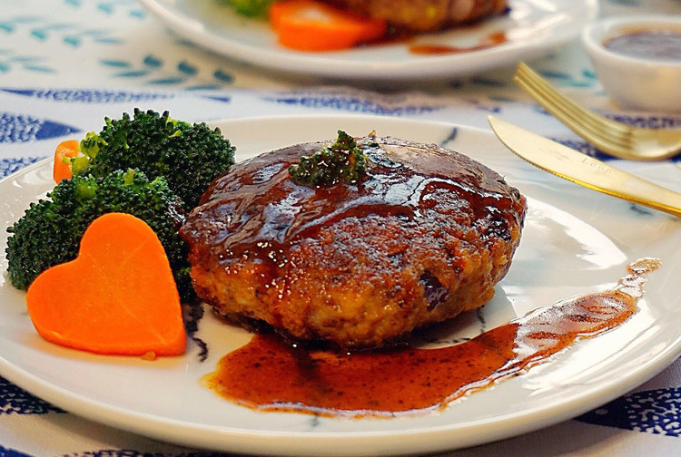 简版牛肉汉堡肉饼的做法