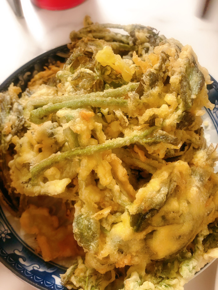 春季专属：炸香椿鱼+炸花椒芽的做法