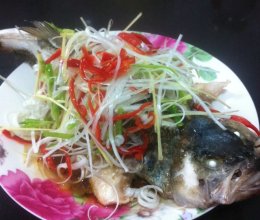 清蒸鲈鱼的做法
